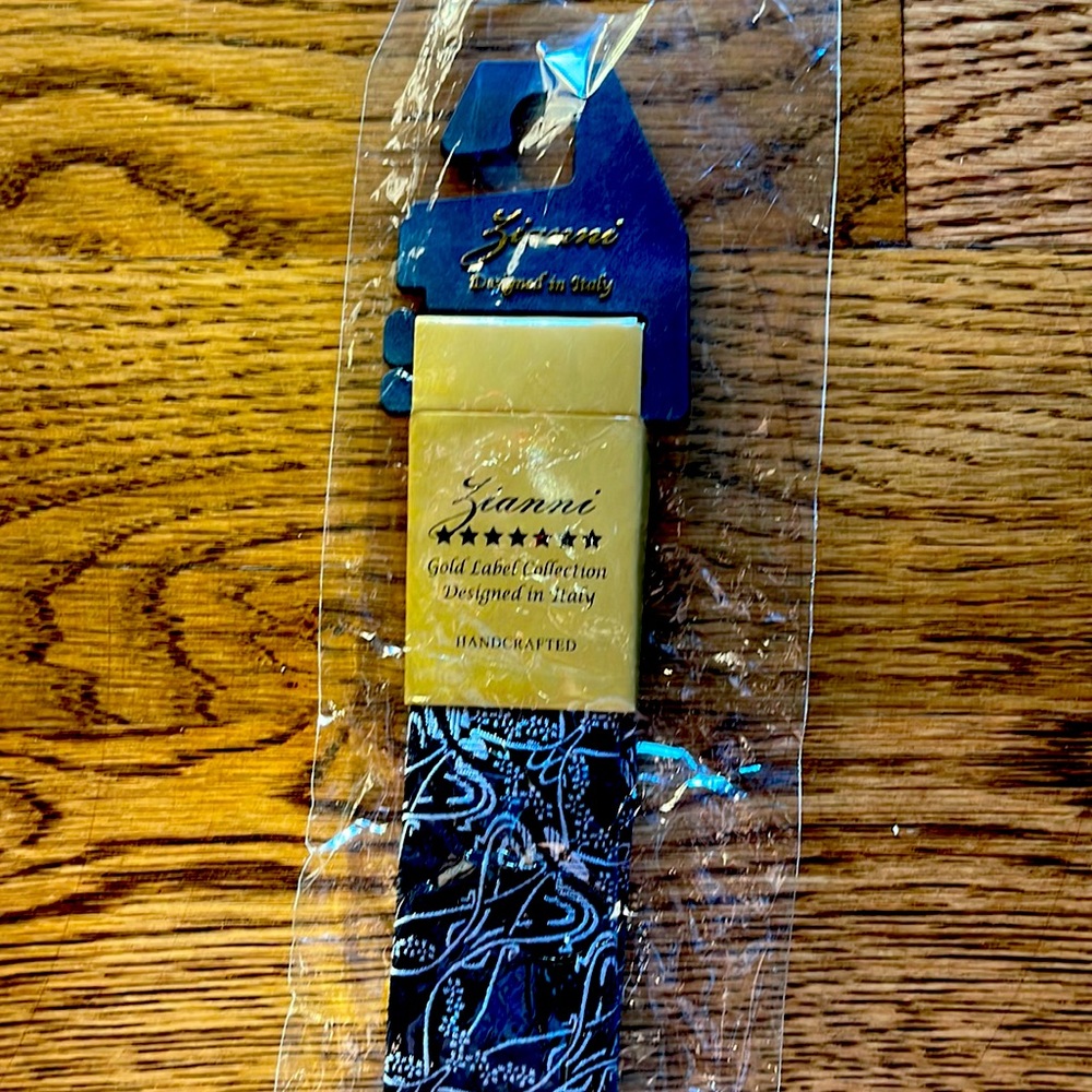 NIB Zianni neck tie